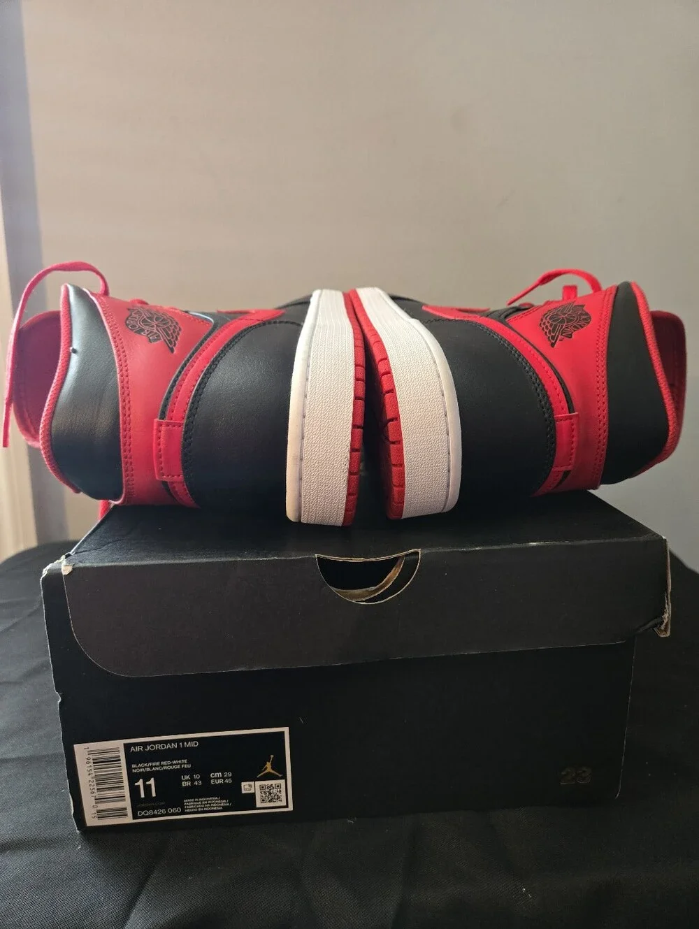 Nike Air Jordan 1 Mid Alternate Bred Black Fire Red Size 11 w/ Box